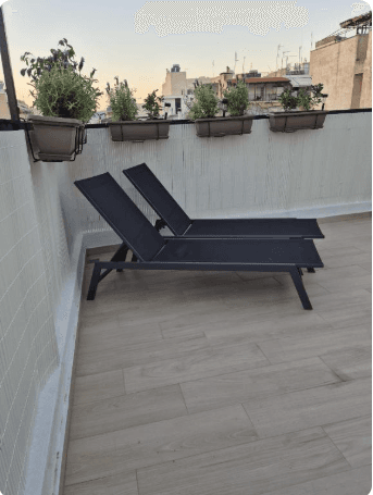 Large sunny corner terrace