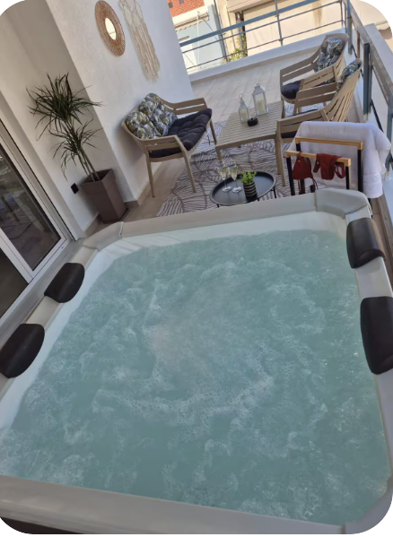 Private Outdoor Jacuzzi