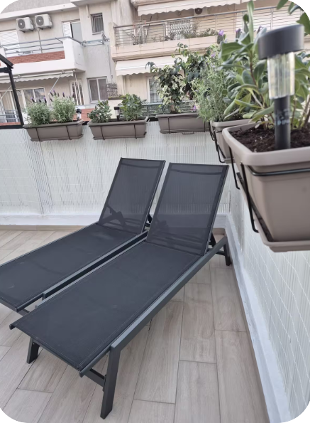 Large sunny corner terrace